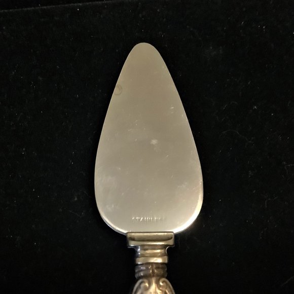 Vintage Sterling Silver Floral Cheese Server - Picture 3 of 6